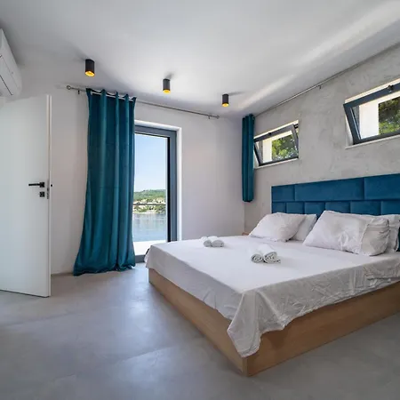 Villa Seaside Luxury With A Swimming Pool Sumartin, Brac - 5639 *