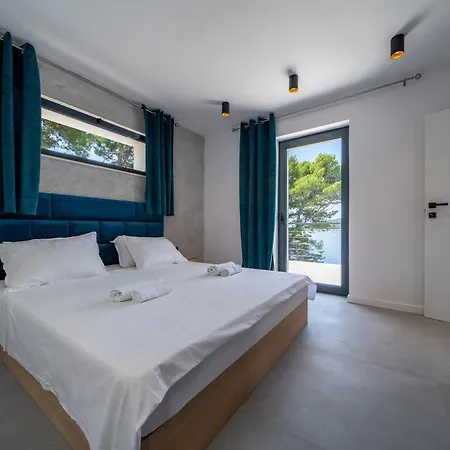 Seaside Luxury With A Swimming Pool Sumartin, Brac - 5639 Sumartin
