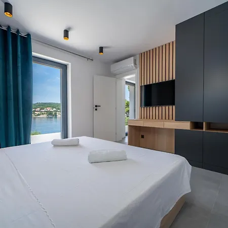 Villa Seaside Luxury With A Swimming Pool Sumartin, Brac - 5639