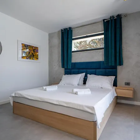 Seaside Luxury With A Swimming Pool Sumartin, Brac - 5639 Sumartin